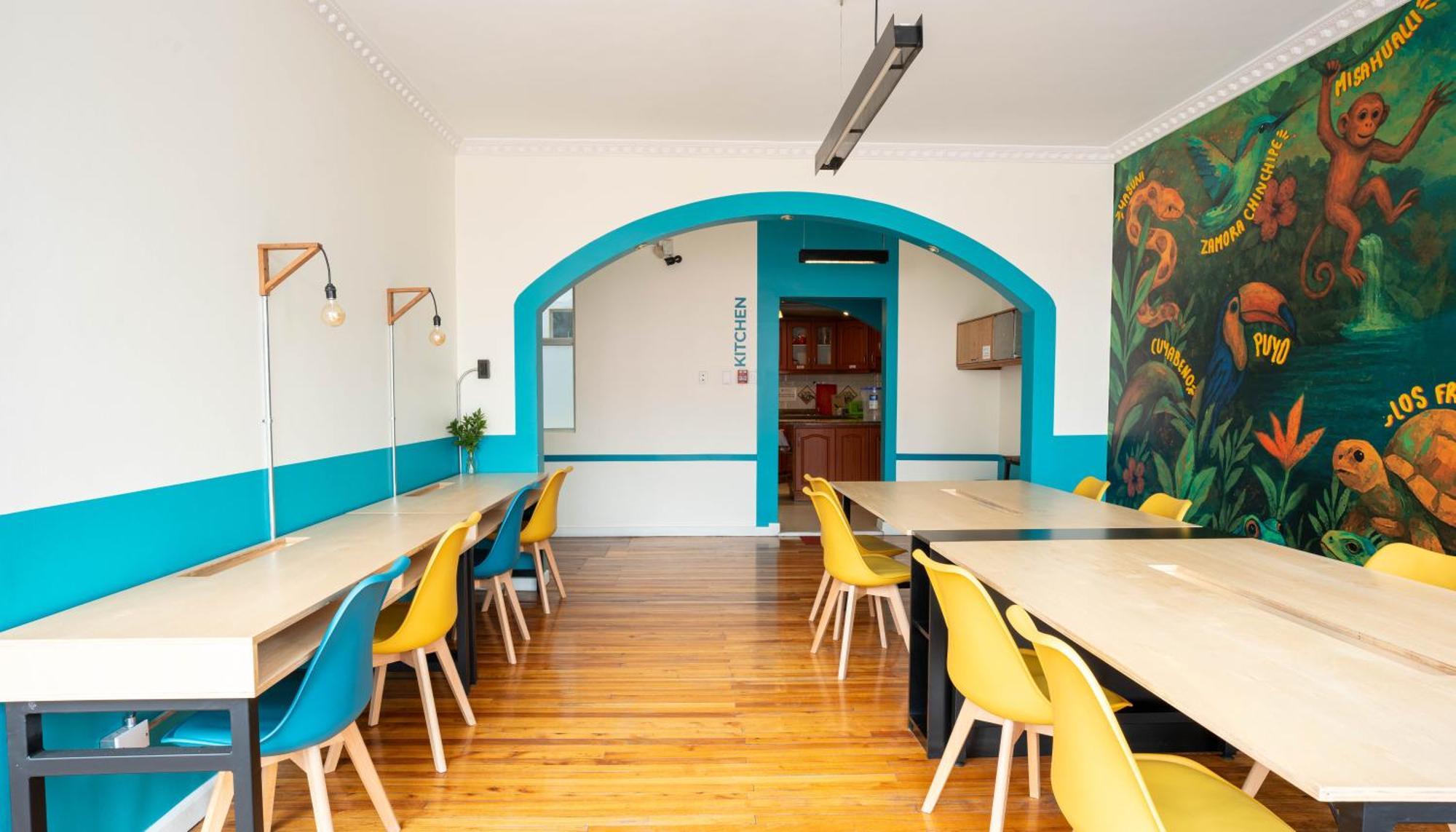 Community Hostel Quito Exterior photo